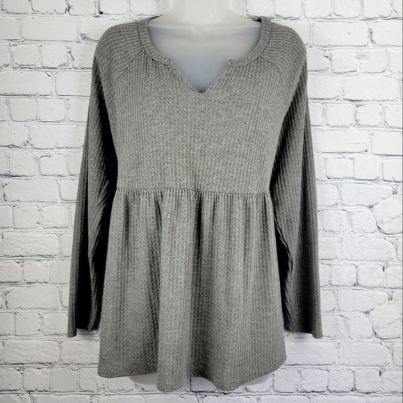 Torrid Waffle Knit V-Neck Babydoll Top - Picture 3 of 11